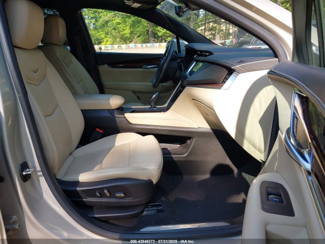 2017 CADILLAC XT5 1GYKNBRS0HZ205474 Photo 4