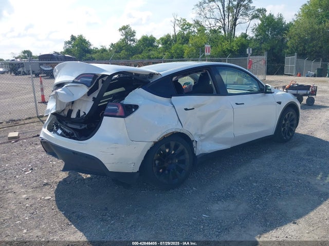 2023 TESLA MODEL Y 7SAYGAEE5PF971132 Photo 3
