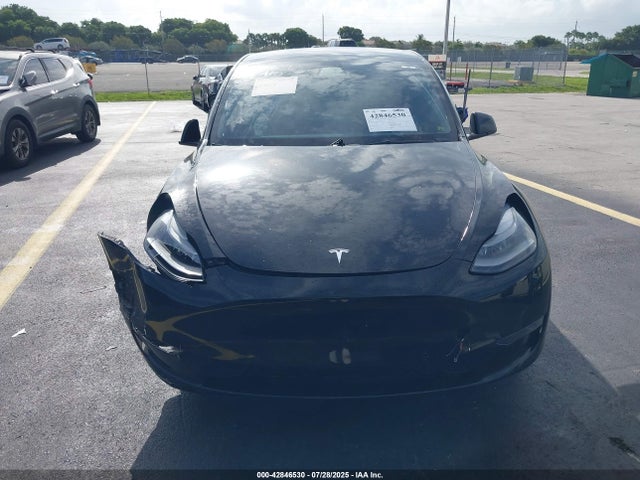 7SAYGDEF8NF391851 Tesla Model Y