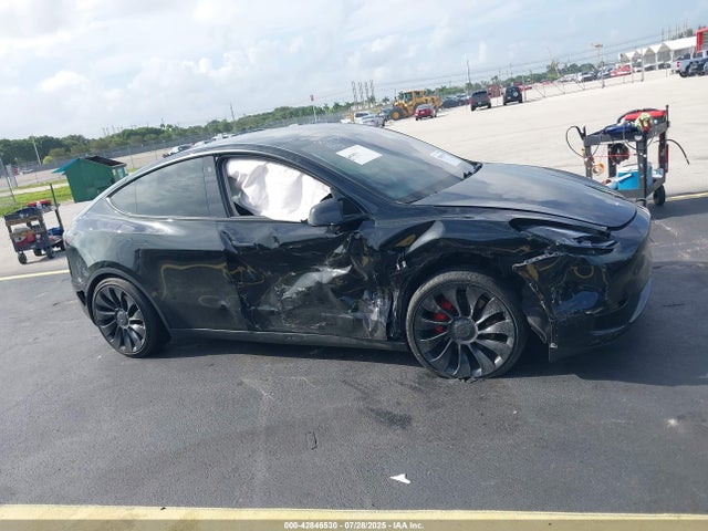 7SAYGDEF8NF391851 Tesla Model Y