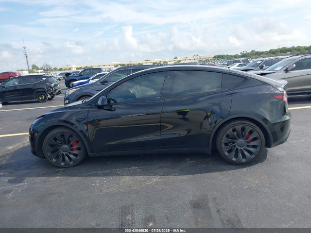 7SAYGDEF8NF391851 Tesla Model Y
