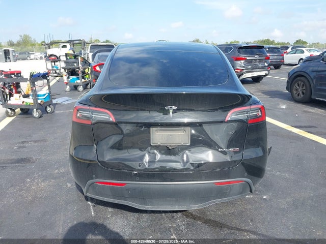 7SAYGDEF8NF391851 Tesla Model Y