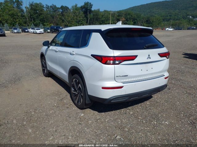 2022 MITSUBISHI OUTLANDER JA4J4TA82NZ054427 Photo 2