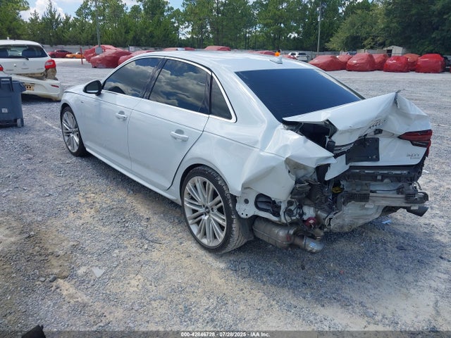 2018 AUDI A4 WAULMAF41JA080239 Photo 2