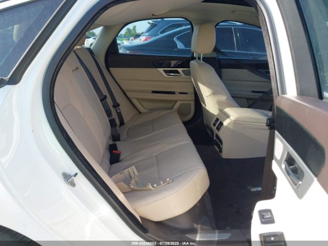 2017 JAGUAR XF SAJBR4BV6HCY27270 Photo 7