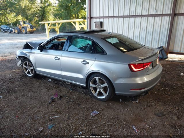 2015 AUDI A3 WAUACGFF8F1081751 Photo 2