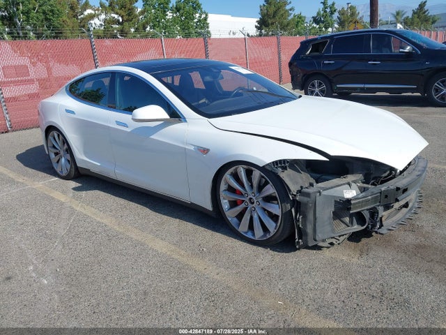 2015 TESLA MODEL S 5YJSA1E42FF106175 Photo 0