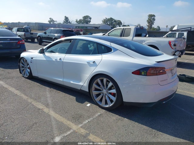 2015 TESLA MODEL S 5YJSA1E42FF106175 Photo 2