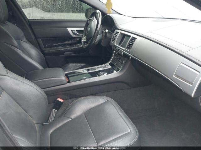 2015 JAGUAR XF SAJWA0F70F8U62534 Photo 4