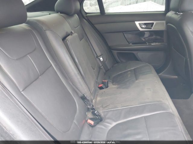 2015 JAGUAR XF SAJWA0F70F8U62534 Photo 7
