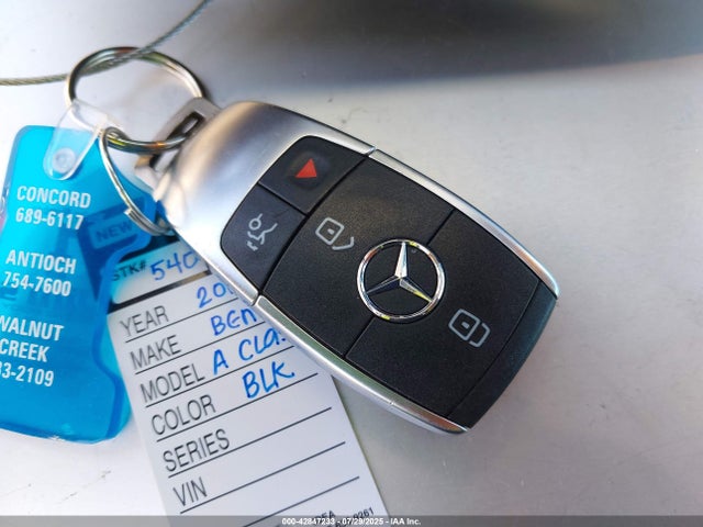 WDD3G4EB6KW028966 Mercedes-Benz m260