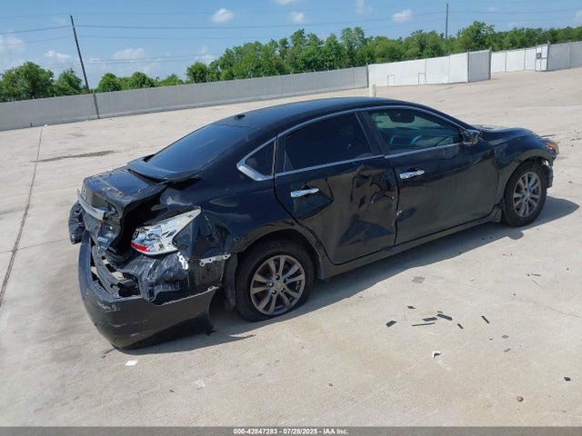 Nissan Altima 2015 1N4AL3AP1FC457650 Image 4