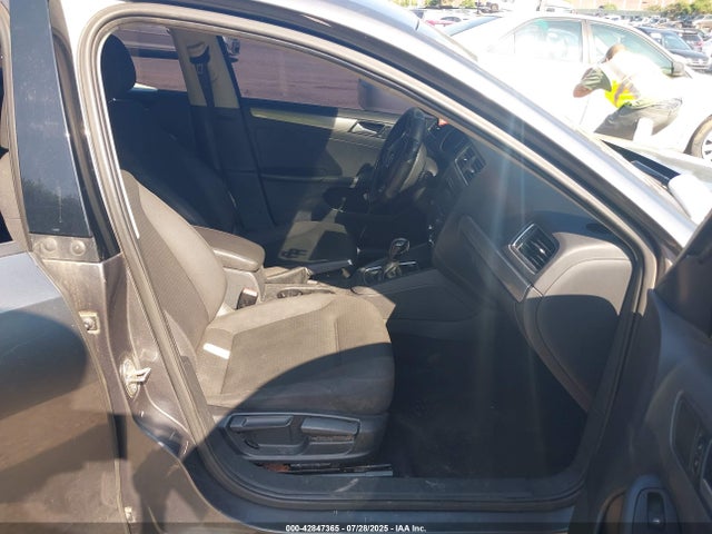 3VWD17AJ0FM230803 Volkswagen 1.8t