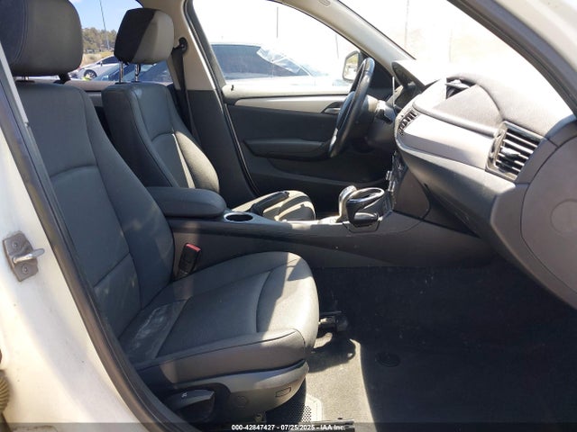 BMW 2014 2014 WBAVM1C55EVW52739 Image 5