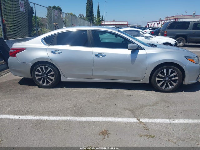Nissan Altima 2017 1N4AL3AP2HC223133 Image 13