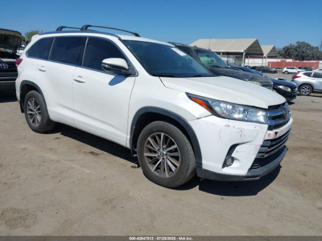 2017 TOYOTA HIGHLANDER 5TDJZRFH8HS379477