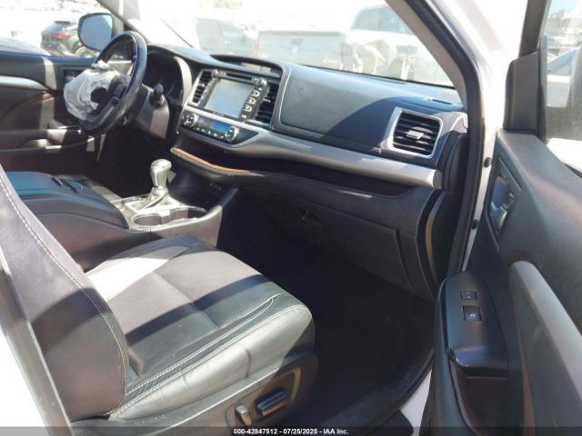 2017 TOYOTA HIGHLANDER 5TDJZRFH8HS379477 Photo 4