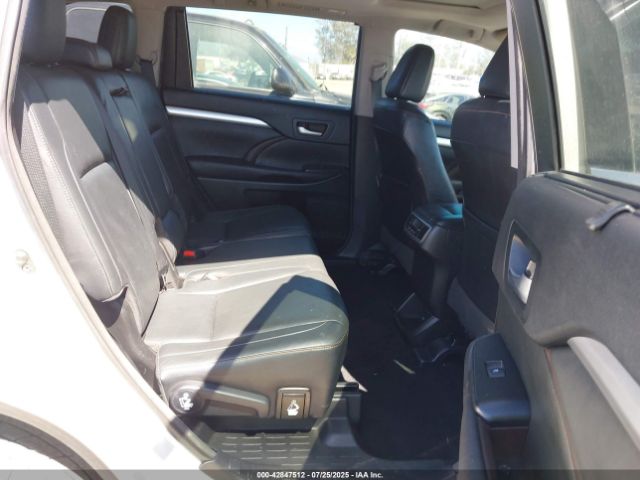 2017 TOYOTA HIGHLANDER 5TDJZRFH8HS379477 Photo 7