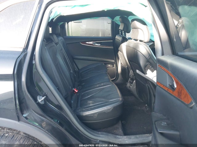 2LMTJ6LR2GBL80216 Lincoln 2016