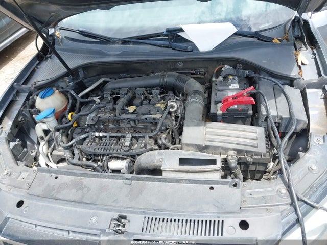 1VWAT7A37FC019064 Volkswagen 2015
