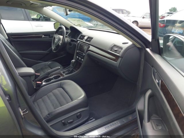 2014 VOLKSWAGEN PASSAT 1VWCT7A32EC118088 Photo 4