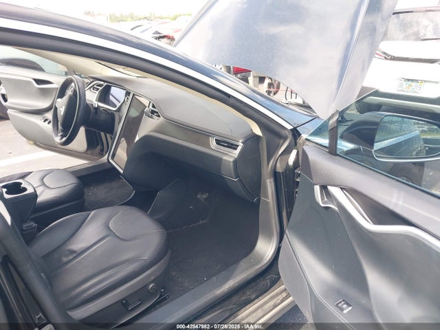 2013 TESLA MODEL S 5YJSA1CG3DFP25958 Photo 4