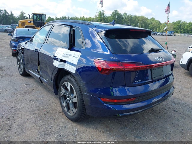 2022 AUDI E-TRON WA1AAAGE1NB037654 Photo 2