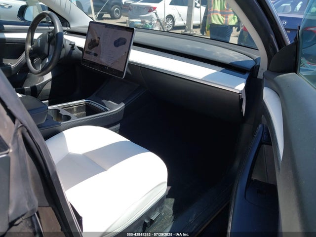 2021 TESLA MODEL 3 5YJ3E1EC8MF988448 Photo 4