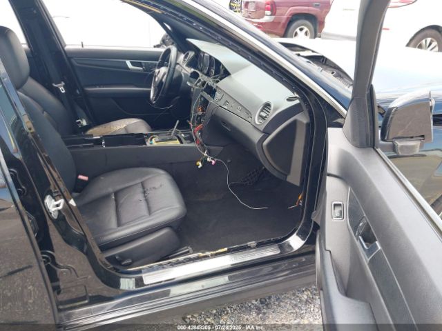 2013 MERCEDES-BENZ C 350 WDDGF5HB4DR258643 Photo 4