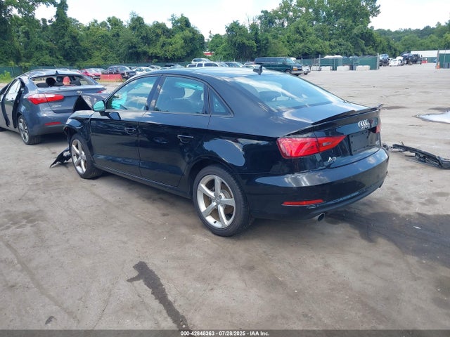 2015 AUDI A3 WAUBFGFF2F1140787 Photo 2