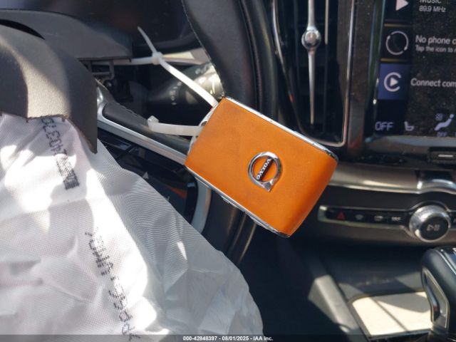 2021 VOLVO XC60 YV4102DL5M1697764 Photo 10