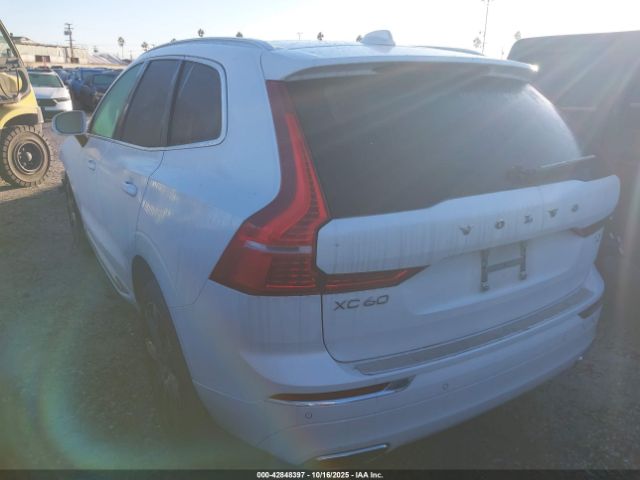 2021 VOLVO XC60 YV4102DL5M1697764 Photo 2