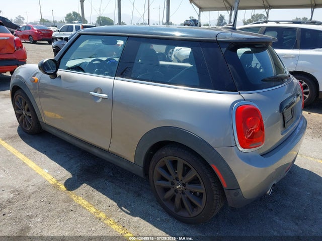 2018 MINI HARDTOP WMWXP5C50J2H29457 Photo 2