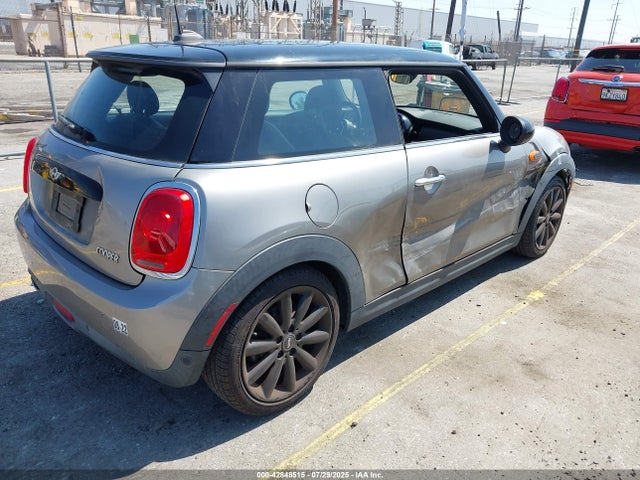 2018 MINI HARDTOP WMWXP5C50J2H29457 Photo 3