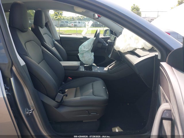 2026 TESLA MODEL Y 7SAYGDEE5TA389475 Photo 4