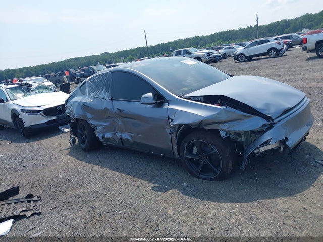 Tesla Model Y 2026 7SAYGDEE8TA400159 Image 13