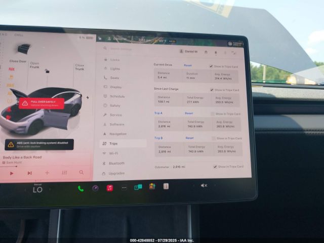 2026 TESLA MODEL Y 7SAYGDEE8TA400159 Photo 6
