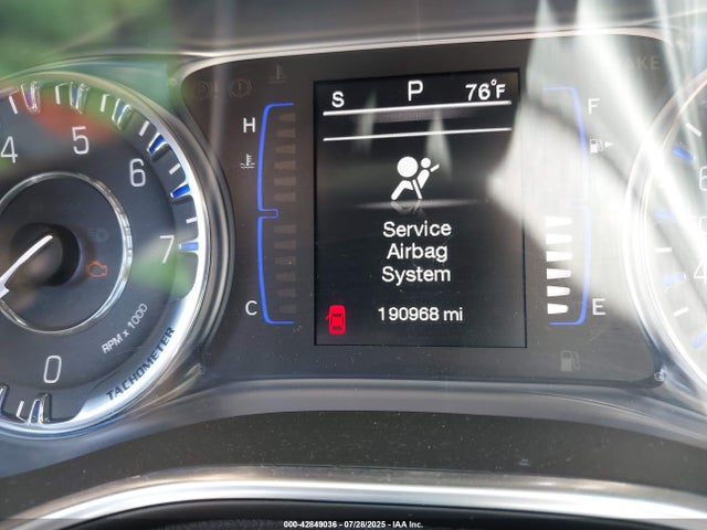 1C3CCCFB3FN735358 Chrysler 200