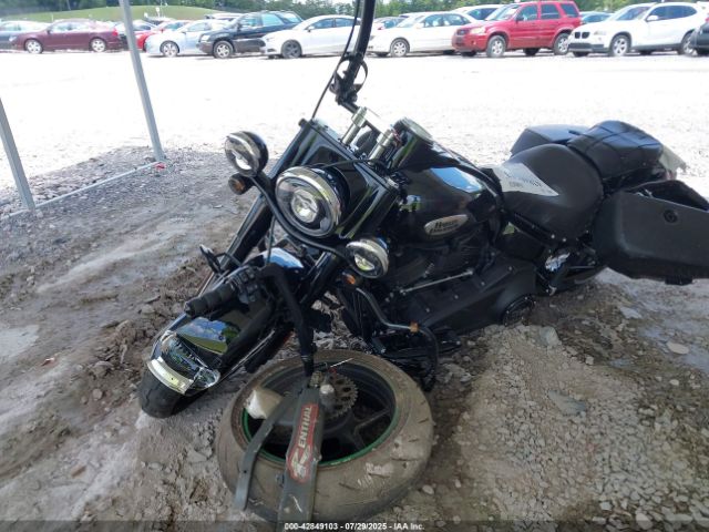 2023 HARLEY-DAVIDSON FLHCS 1HD1YBK19PB036801 Photo 1