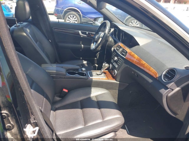 WDDGF4HBXEG257276 Mercedes-Benz 2014