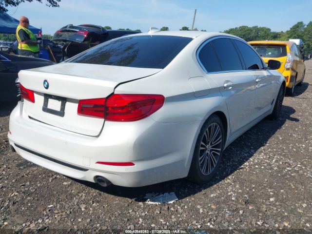 2018 BMW 530I WBAJA7C58JWA71818 Photo 3