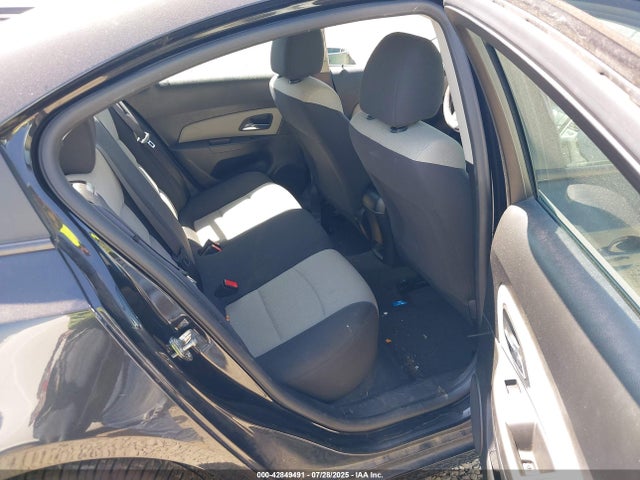 1G1PA5SG3F7168971 Chevrolet Cruze Ls Auto