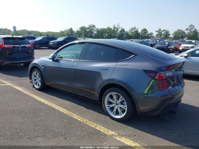 2023 TESLA MODEL Y 7SAYGDEE9PF829917 Photo 2