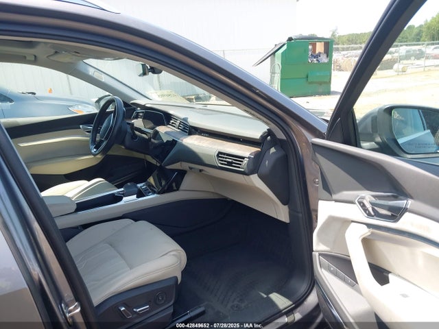 2019 AUDI E-TRON WA1VABGE4KB012542 Photo 4