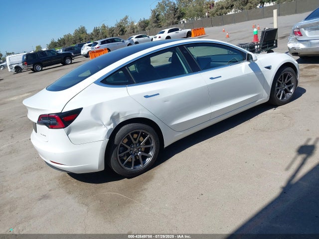 2019 TESLA MODEL 3 5YJ3E1EB1KF512000 Photo 3