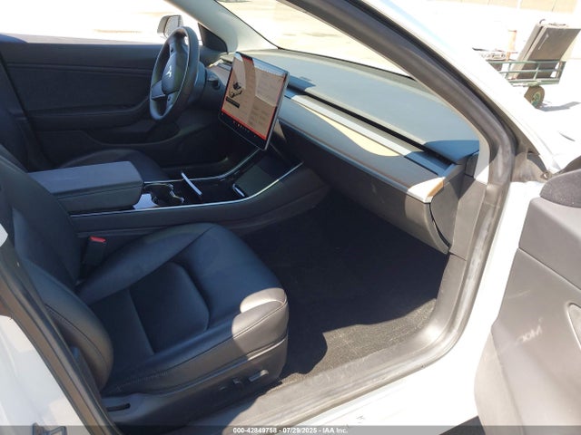 2019 TESLA MODEL 3 5YJ3E1EB1KF512000 Photo 4