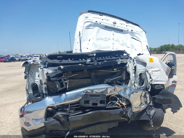 Chevrolet l8t 2023 1GB1WLE70PF118488 Image 14