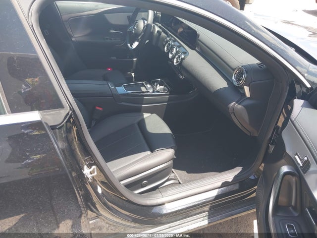 W1K5J4GB5SN513466 Mercedes-Benz m260