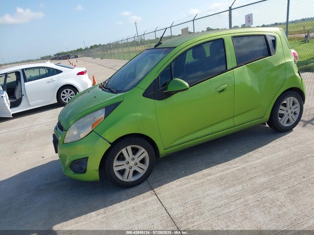 Chevrolet ll0 2014 KL8CA6S91EC506430 Image 2