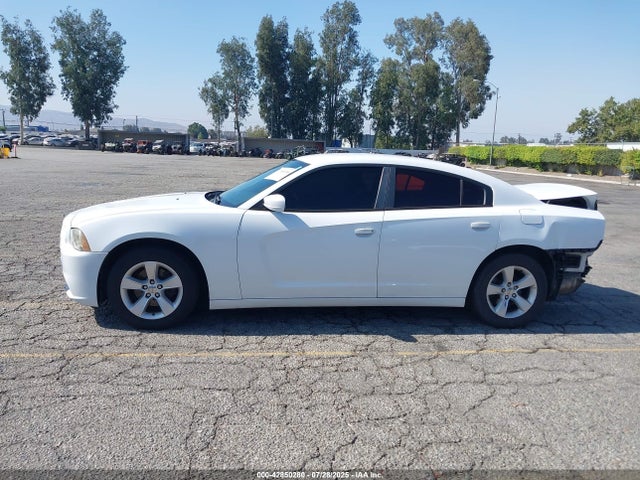 2C3CDXHG5EH185861 Dodge 2014